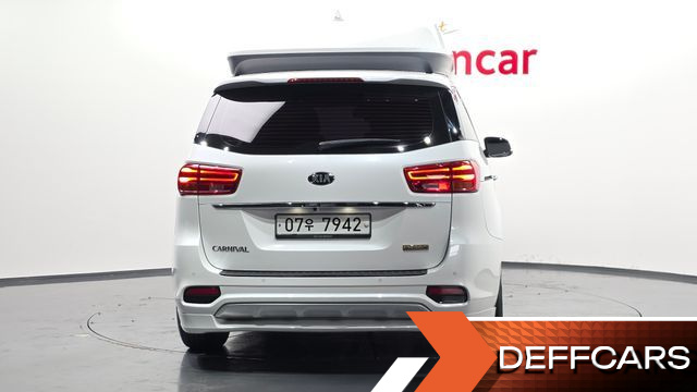 Kia CARNIVAL 7-Seater Hi-Limousine President купить на сайте DeffCars