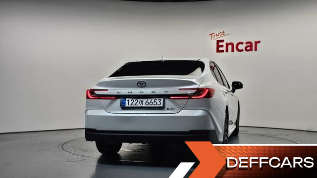 Toyota CAMRY 2.5 XLE Hybrid купить на сайте DeffCars