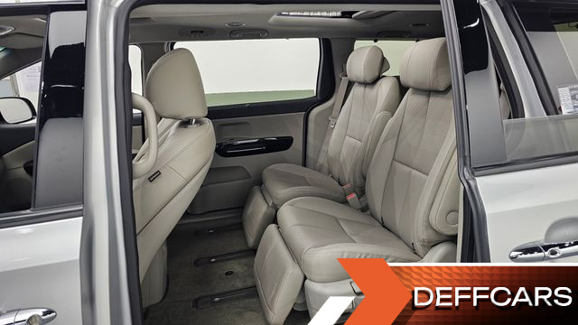 Kia CARNIVAL 7-Seater Limousine VIP купить на сайте DeffCars