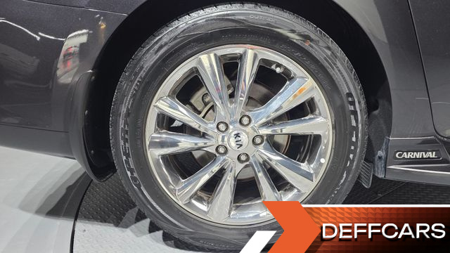 Kia CARNIVAL 7-Seater Limousine VIP купить на сайте DeffCars