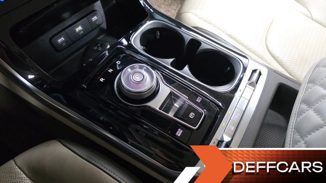 Kia CARNIVAL 9-Seater Signature купить на сайте DeffCars