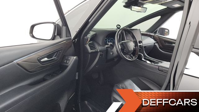 Toyota ALPHARD 2.5 HEV Executive AWD купить на сайте DeffCars