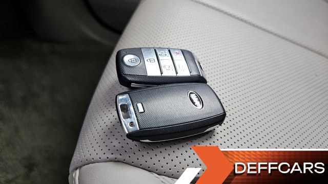 Kia CARNIVAL 9-Seater Noblesse Special купить на сайте DeffCars