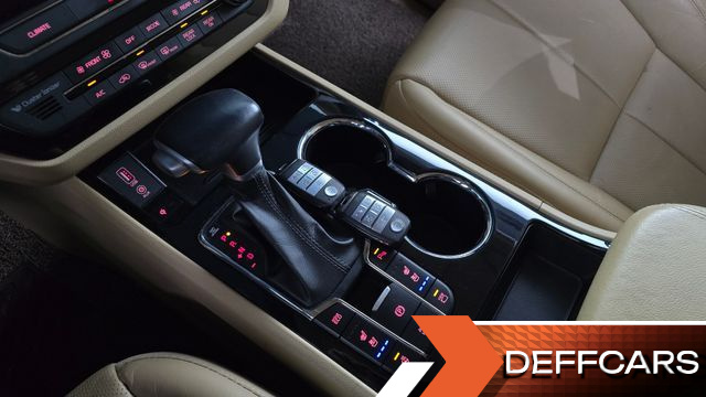 Kia CARNIVAL 9-Seater Noblesse Special купить на сайте DeffCars
