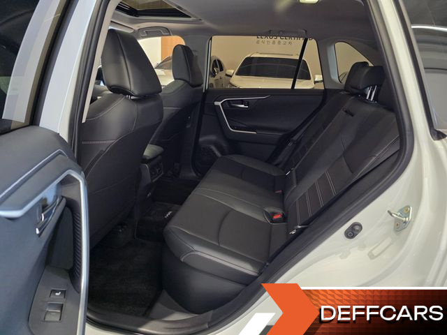 Toyota RAV4 2.5 4WD Hybrid купить на сайте DeffCars
