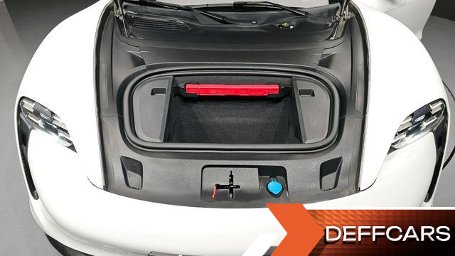 Porsche TAYCAN 4S купить на сайте DeffCars