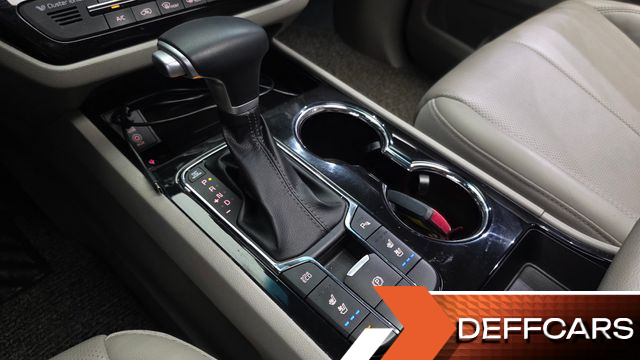Kia CARNIVAL 9-Seater Noblesse Special купить на сайте DeffCars