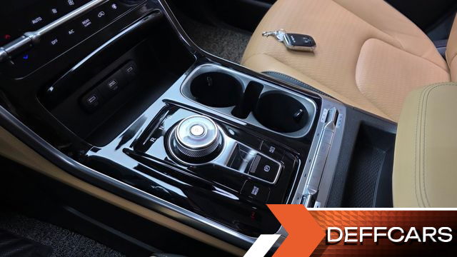 Kia CARNIVAL 9-Seater Noblesse купить на сайте DeffCars