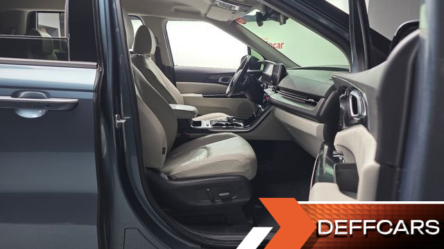 Kia CARNIVAL 9-Seater Signature купить на сайте DeffCars