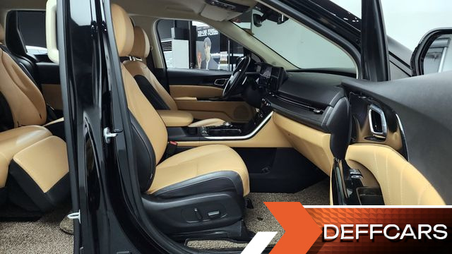 Kia CARNIVAL Gasoline 7-Seater Signature купить на сайте DeffCars