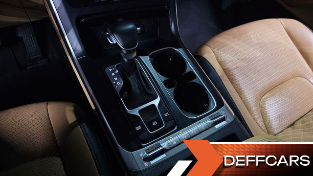 Kia CARNIVAL 9-Seater Prestige купить на сайте DeffCars
