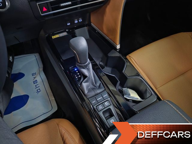 Toyota CAMRY 2.5 XLE Hybrid купить на сайте DeffCars