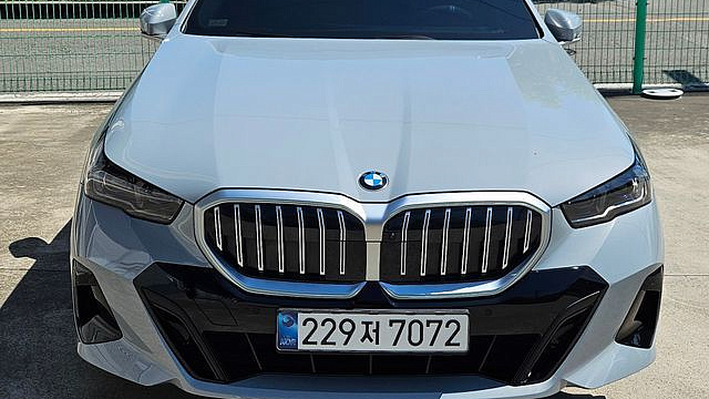 BMW 5-SERIES 520i M Sport купить на сайте DeffCars
