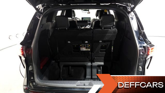 Toyota SIENNA 2.5 Hybrid 2WD купить на сайте DeffCars