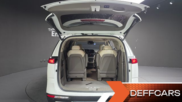 Kia CARNIVAL 9-Seater Noblesse купить на сайте DeffCars