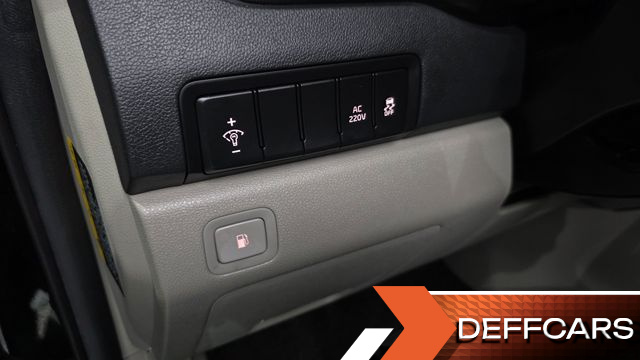 Kia CARNIVAL 9-Seater Noblesse Special купить на сайте DeffCars