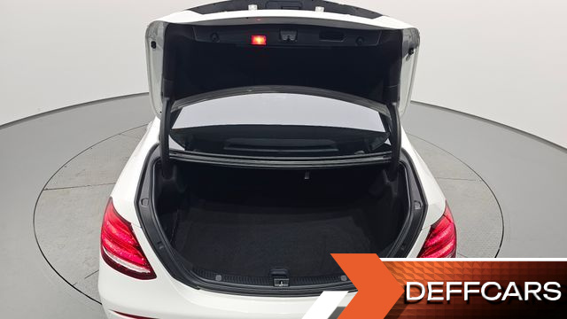 Mercedes E-CLASS E300 Avantgarde купить на сайте DeffCars