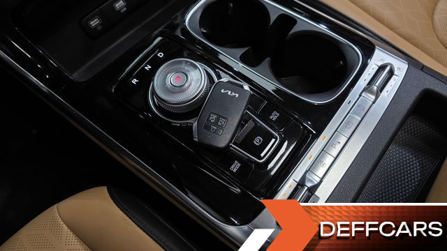 Kia CARNIVAL 9-Seater Noblesse купить на сайте DeffCars