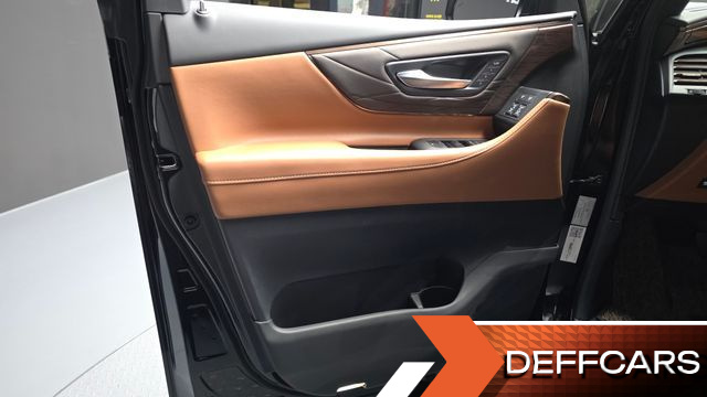 Toyota ALPHARD 2.5 HEV Executive AWD купить на сайте DeffCars