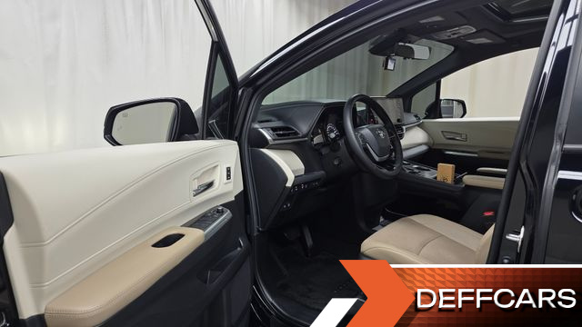 Toyota SIENNA 2.5 Hybrid 2WD купить на сайте DeffCars