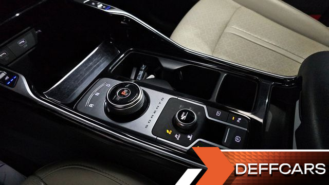 Kia SORENTO HEV 1.6 4WD Prestige купить на сайте DeffCars