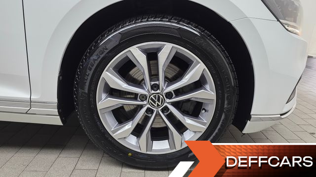 Volkswagen PASSAT 2.0 TDI Premium купить на сайте DeffCars
