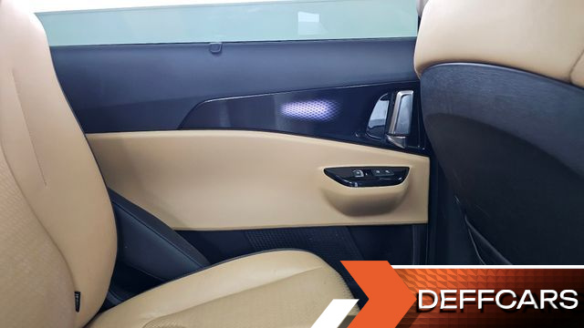 Kia CARNIVAL 9-Seater Signature купить на сайте DeffCars