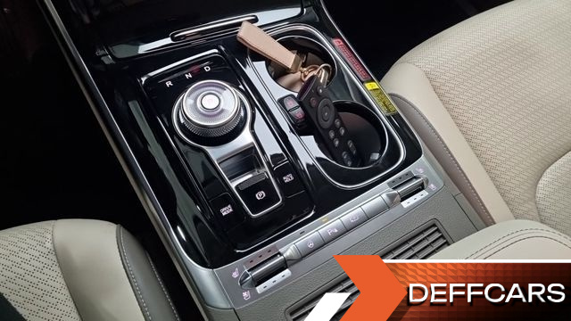 Kia CARNIVAL Gasoline 4-Seater Hi-Limousine Signature купить на сайте DeffCars