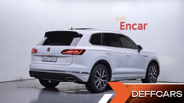 Volkswagen TOUAREG 3.0 TDI Prestige купить на сайте DeffCars