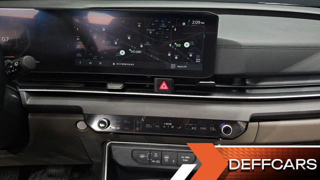 Kia CARNIVAL 9-Seater Noblesse купить на сайте DeffCars