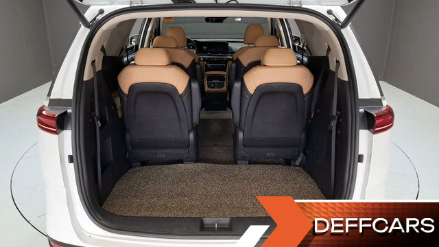 Kia CARNIVAL 9-Seater Signature купить на сайте DeffCars