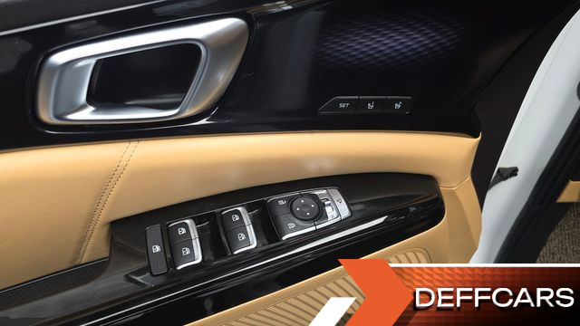 Kia CARNIVAL 9-Seater Signature купить на сайте DeffCars