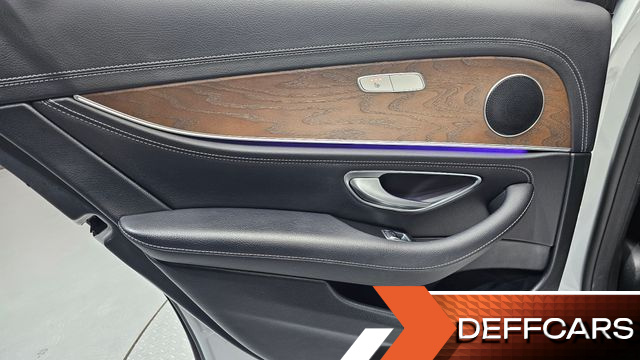 Mercedes E-CLASS E220d 4MATIC Exclusive купить на сайте DeffCars