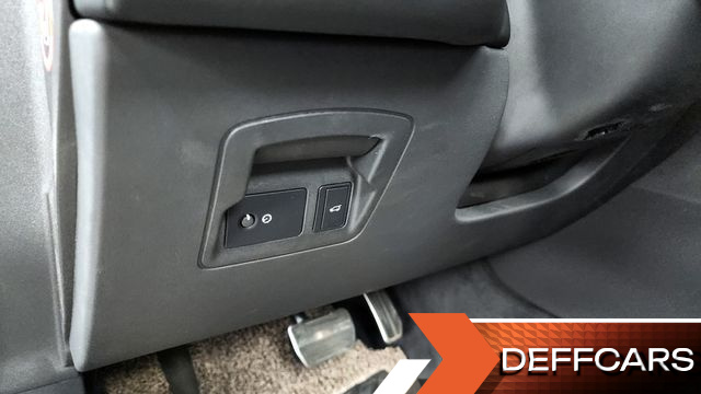 Land Rover RANGE ROVER VELAR 2.0 P250 Dynamic SE купить на сайте DeffCars
