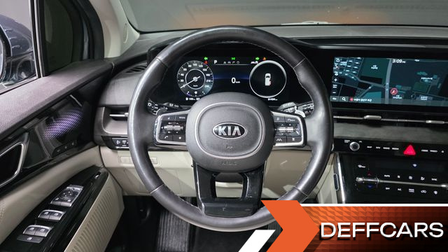 Kia CARNIVAL 9-Seater Signature купить на сайте DeffCars