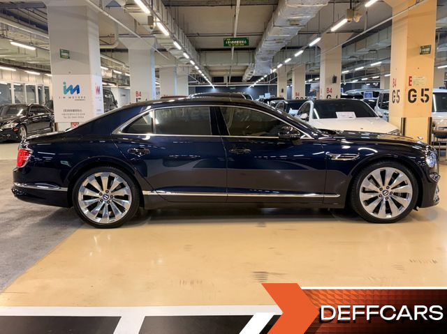 Bentley FLYING SPUR 4.0 купить на сайте DeffCars