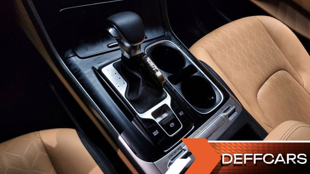 Kia CARNIVAL Gasoline 11-Seater Prestige купить на сайте DeffCars