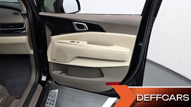 Kia CARNIVAL Gasoline 9-Seater Gravity купить на сайте DeffCars