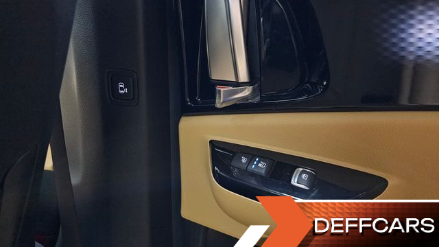 Kia CARNIVAL Gasoline 7-Seater Signature купить на сайте DeffCars