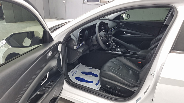 Hyundai AVANTE 1.6 Inspiration купить на сайте DeffCars