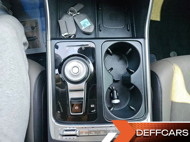 Kia CARNIVAL 9-Seater Noblesse купить на сайте DeffCars