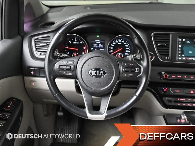 Kia CARNIVAL 9-Seater Luxury купить на сайте DeffCars