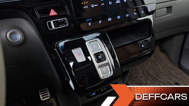 Hyundai STARIA 4WD Lounge 9-Seater Inspiration купить на сайте DeffCars