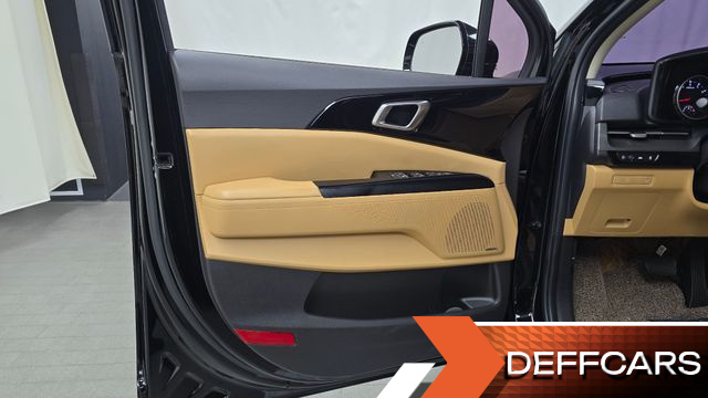Kia CARNIVAL Gasoline 9-Seater Prestige купить на сайте DeffCars
