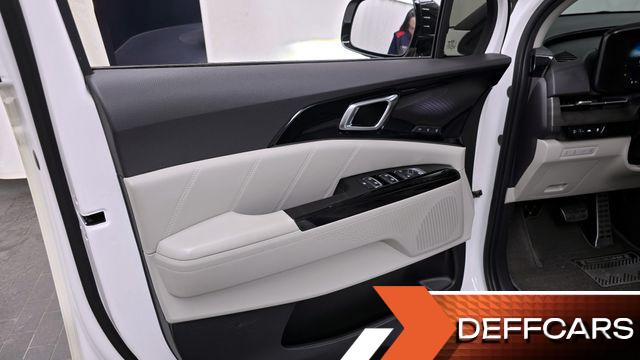 Kia CARNIVAL 7-Seater Signature купить на сайте DeffCars
