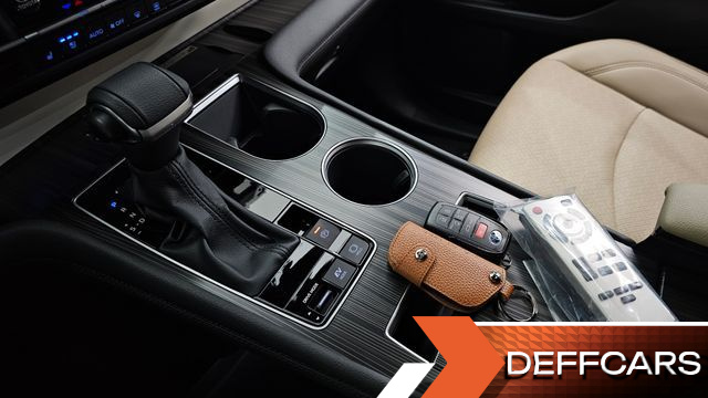 Toyota SIENNA 2.5 Hybrid 2WD купить на сайте DeffCars