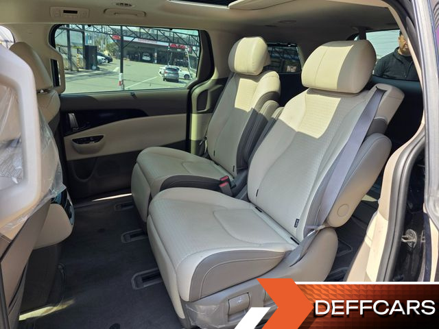 Kia CARNIVAL Gasoline 7-Seater Signature купить на сайте DeffCars