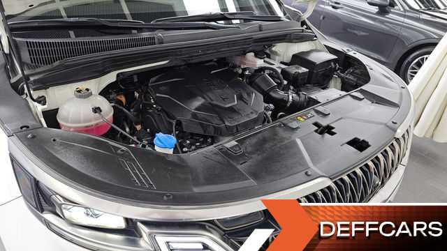 Kia CARNIVAL 9-Seater Hi-Limousine Signature купить на сайте DeffCars