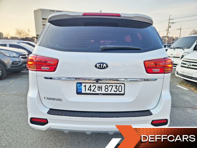 Kia CARNIVAL 9-Seater Prstige купить на сайте DeffCars