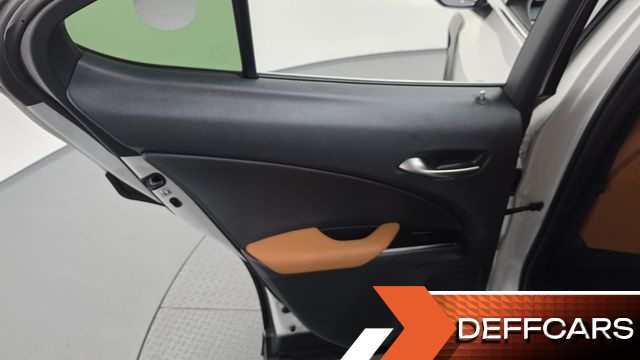 Lexus UX 2.0 2WD купить на сайте DeffCars
